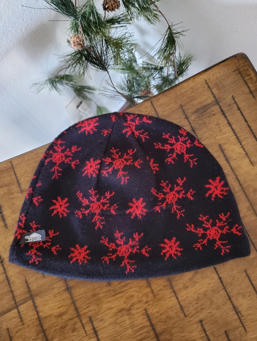 Turtle Fur Vintage Y2K Knit Snowflake Beanie Hat - Black & Red - Made in Canada